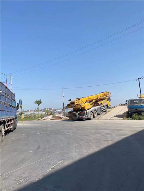 韩城市25吨吊车的租赁价格大概是多少？