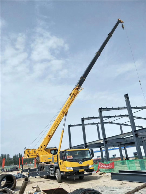韩城市超高层建筑钢结构吊装案例